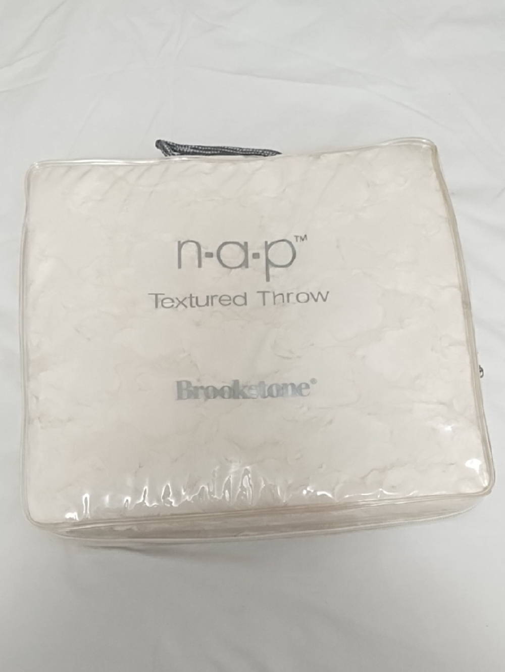 NWT Brookstone n-a-p Textured Throw Blanket White Cream